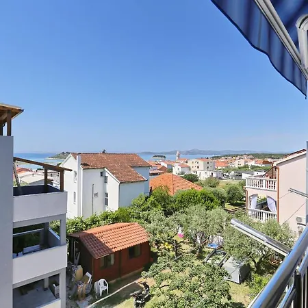 Apartment La Manche Pakostane